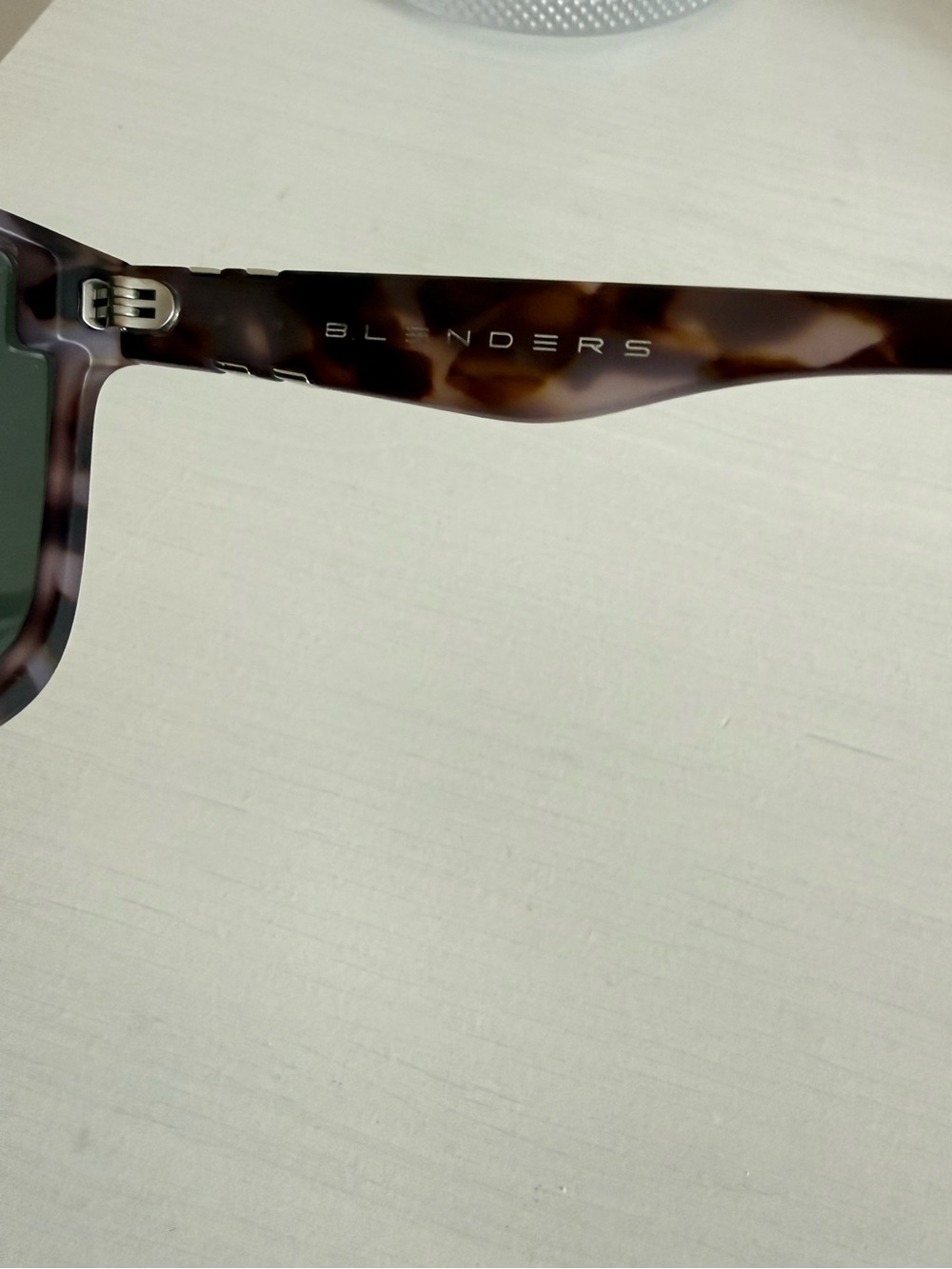 Blenders Tortoise Frame Sunglasses with polarized Lenses - Picture 6 of 7